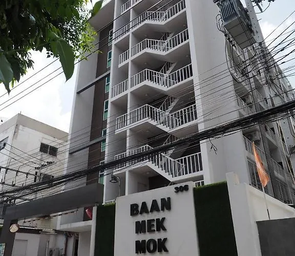 Baan Mek Mok Apartment